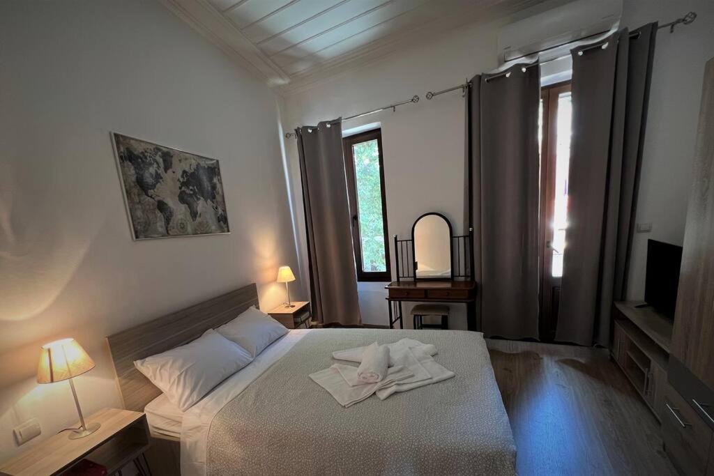Madame Parisienne Villa Nafpaktos Exterior photo