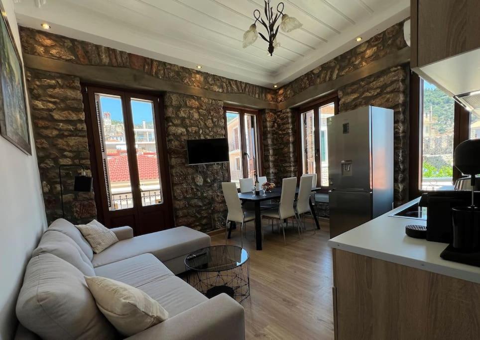Madame Parisienne Villa Nafpaktos Exterior photo